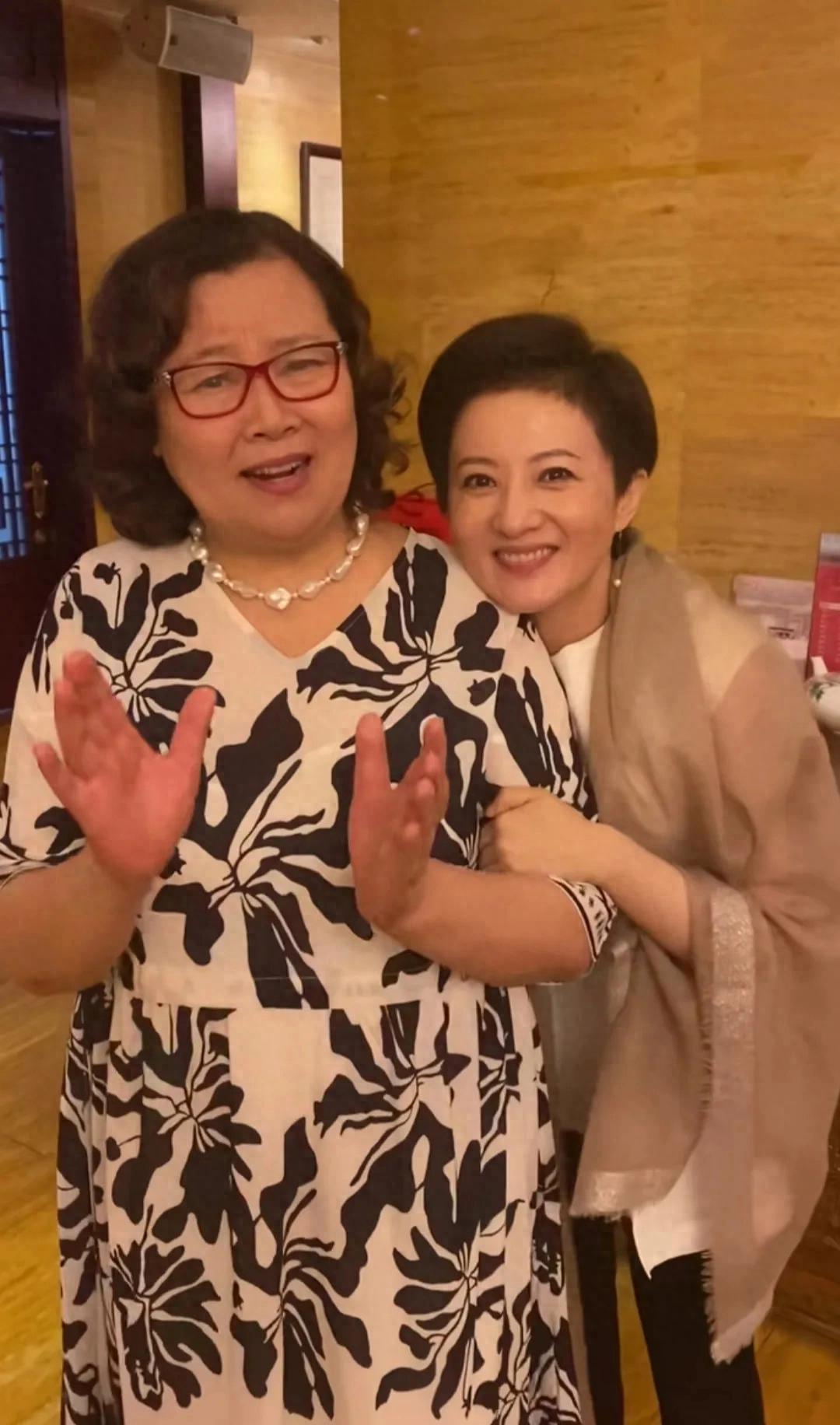 69岁方青卓现身演员张大礼生日宴,我却被43岁金铭惊艳到了!