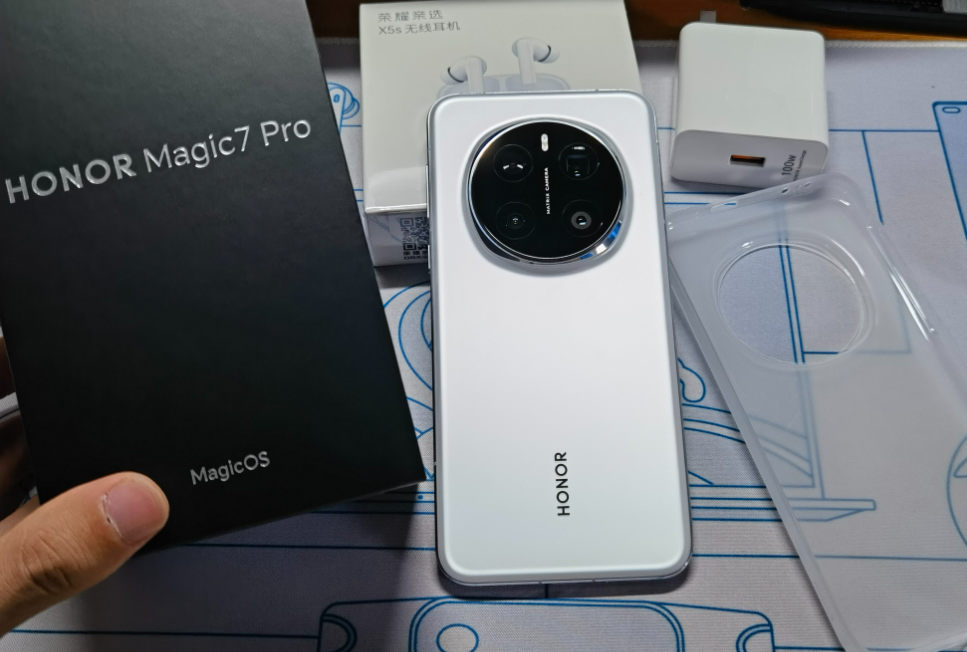 榮耀“機(jī)皇”大跳水，16GB+1TB+衛(wèi)星通信，降幅高達(dá)901元