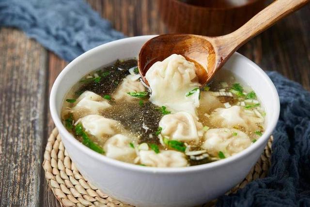 摆摊小吃生意做什么好？这10个利润高的摆摊小吃，有收获但也辛苦