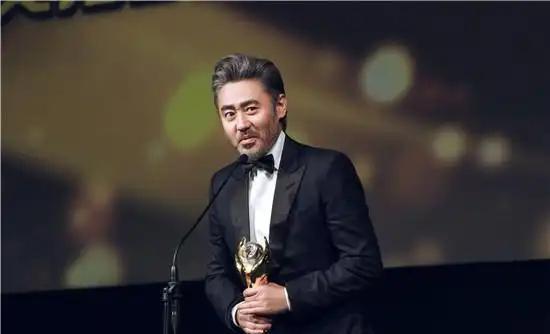 从一线巨星到欠款4.66亿、成为老赖,吴秀波只用了六年