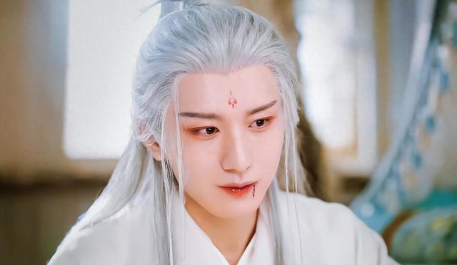 “绝世男鲛人”别硬演，有人是惊艳时光，有人却成“灾难现场”