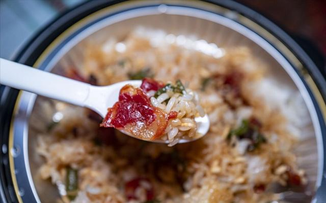 我在广州吃了一碗煲仔饭,才终于明白,为何煲仔饭走不出广东?