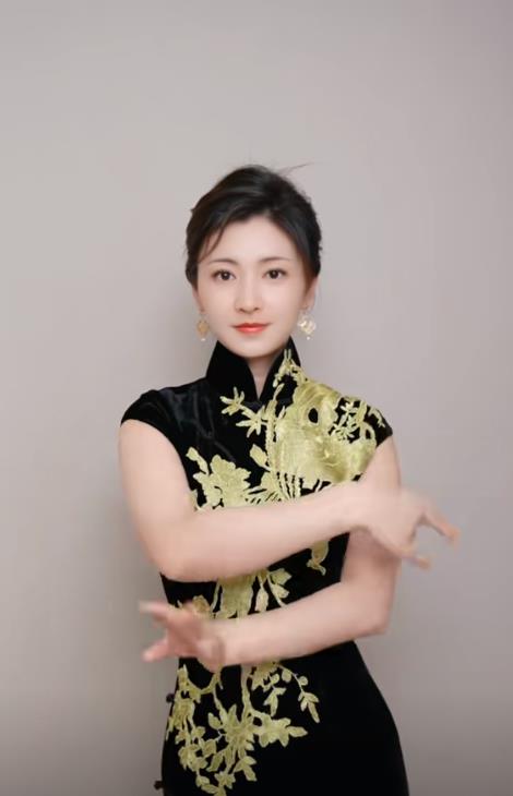 演员斓曦:戏火人不红!从不炒作绯闻,看看老公是谁就明白了