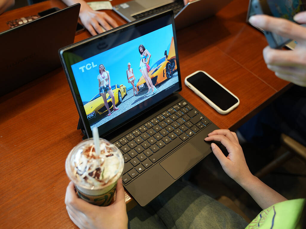 办公新体验——戴睿T30Pro二合一笔记本