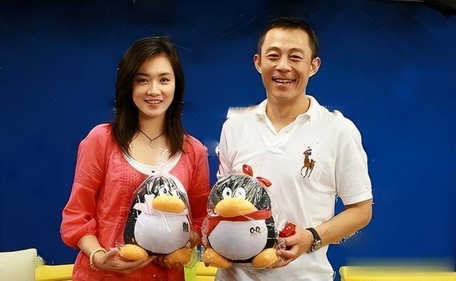 “铁打的侯勇流水的妻”：房子越换越大，老婆越换越小？