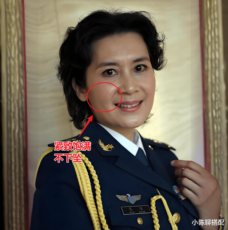 女人老了脸上有这4处“饱满”,会越老越耐看,看65岁肖雄就知道