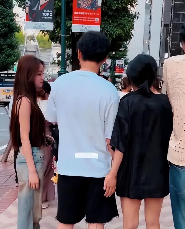 懒懒宣誓主权!网红懒懒成功入住王思聪豪宅,称是对方的开心果