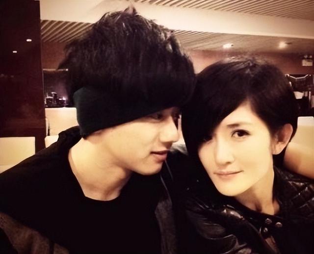 三个女儿轮流住院,张杰马来西亚突发病症,谢娜接连发文好可怜!