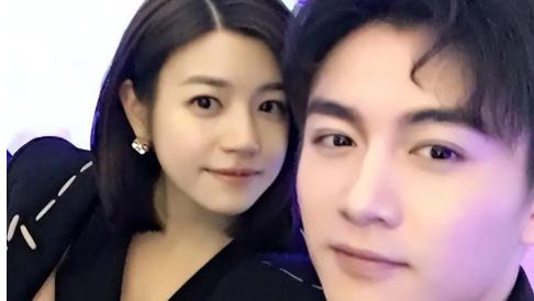 陈晓生日不见陈妍希表示，与另外女生深夜聚餐，对方曾公开表好感