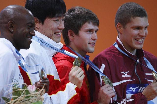 善恶到头终有报！刘翔多年终“翻红”，罪魁祸首贪污1200万被公审