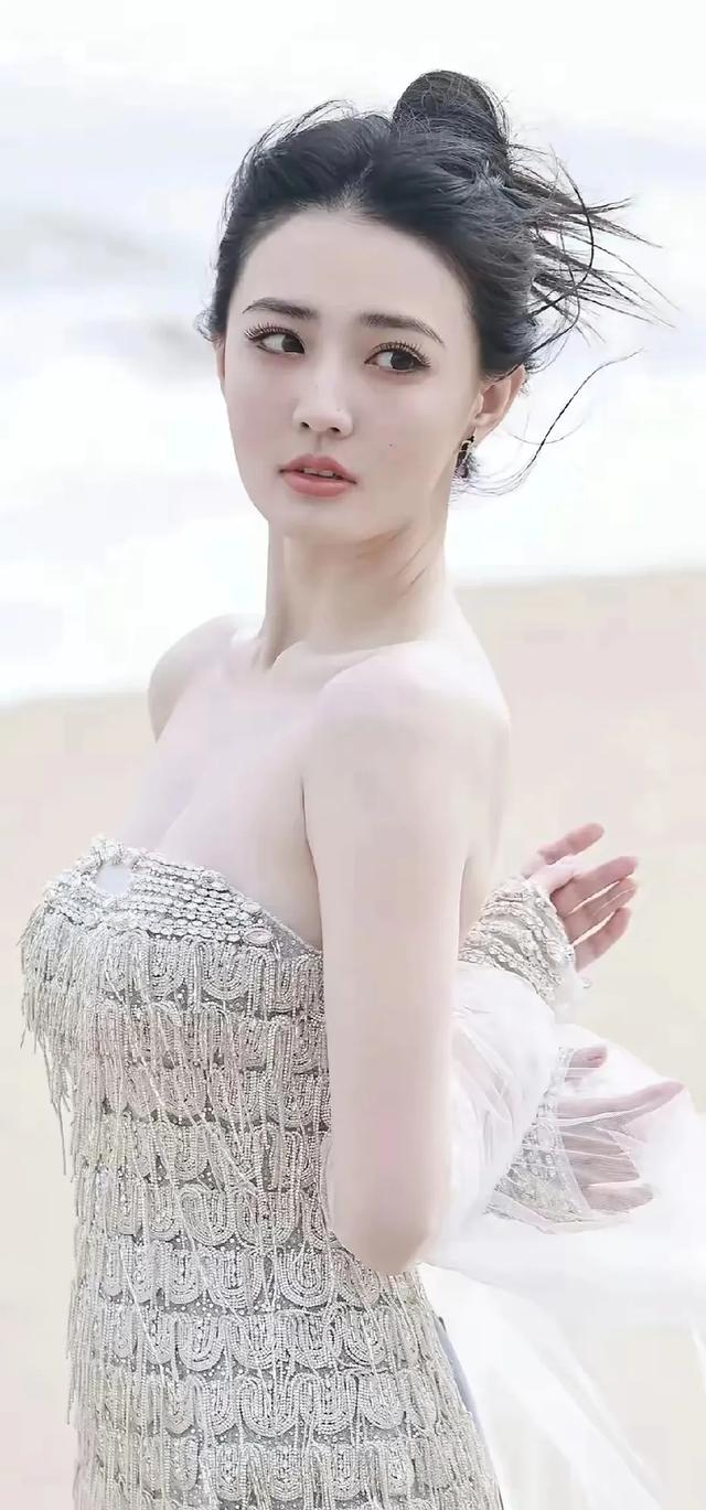 美女系列壁纸第4684期—徐璐