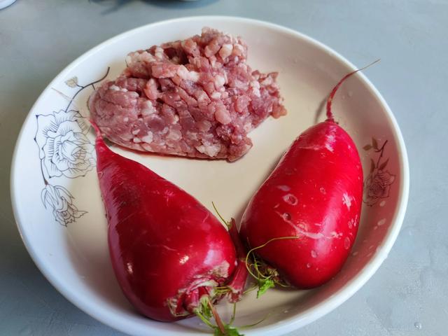 立夏吃饺子，韭菜和芹菜靠边站，3种“福气馅”夏日最鲜，别错过