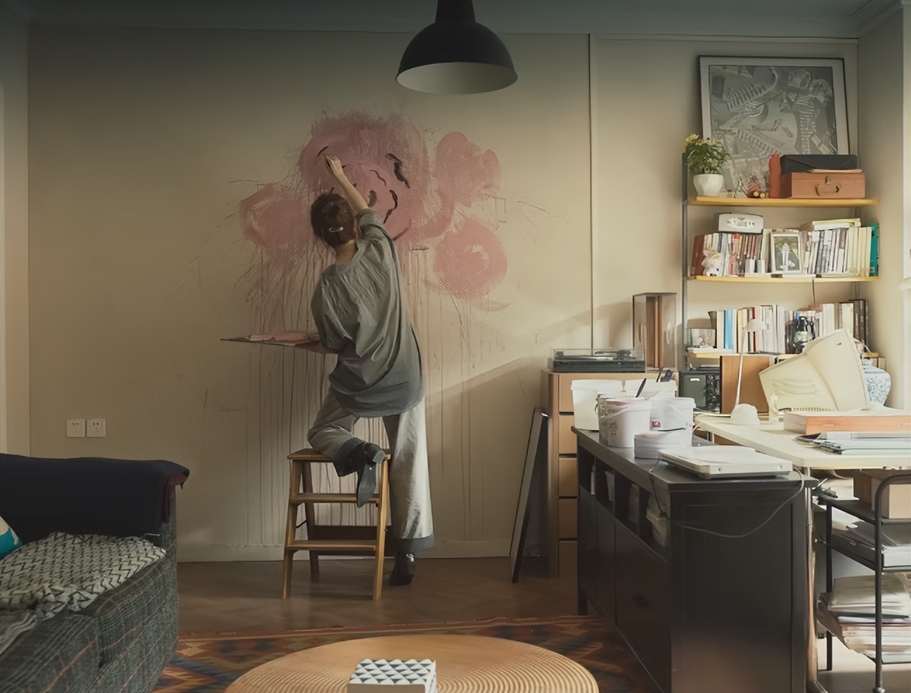 《玫瑰的故事》那么明显的穿帮镜头,竟没有剪掉,看着真是一脸懵