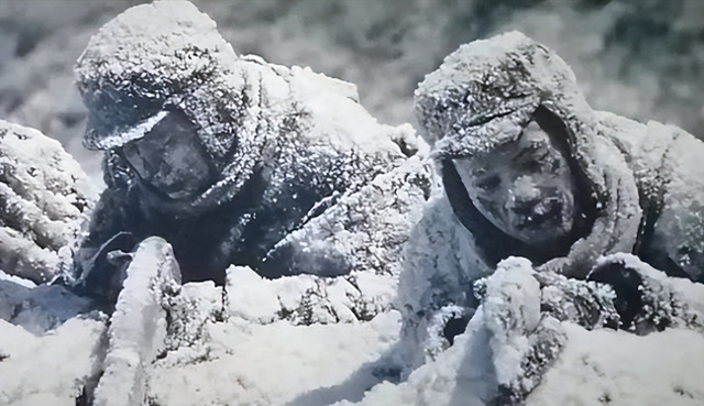 陈芋汐晒圣诞写真照引争议，无奈关闭评论区，过节即忘本？