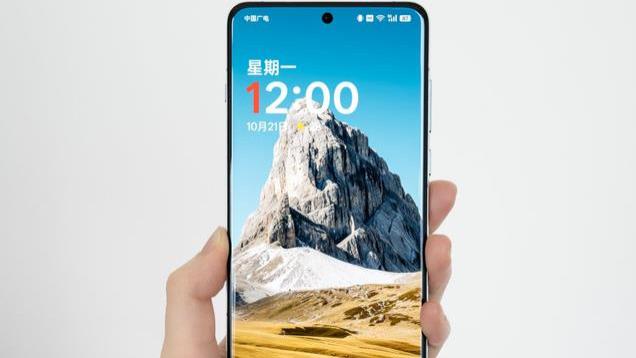 不是pro買不起，而是標(biāo)準(zhǔn)版更有性價比！3款超強的標(biāo)準(zhǔn)版手機推薦