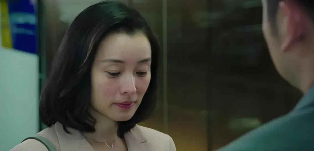 女儿与陈建斌同居5年被抛弃,如今52岁不婚不育,吴越父亲怎么看