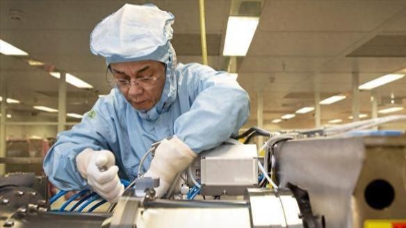 哈工大攻克又一光刻机关键技术，中国芯片困局，或将彻底突破封锁