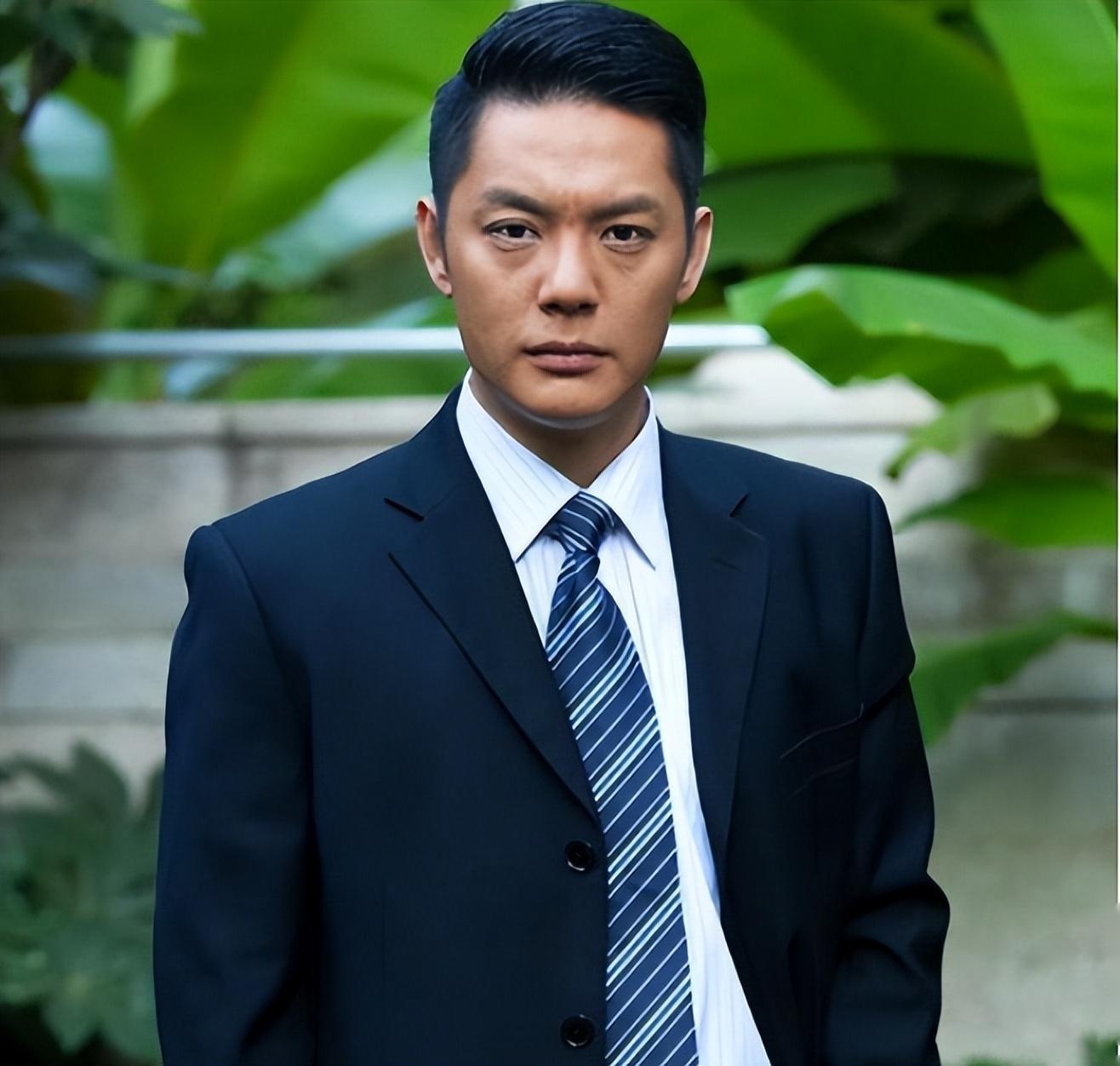 善恶终有报,抛弃妻儿娶嫩模的傅程鹏,如今活成了一个“笑话”