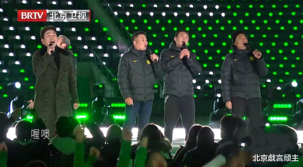 北京大妞关晓彤，唱功意外出圈，劳模周深舞台名场面持续霸榜官媒