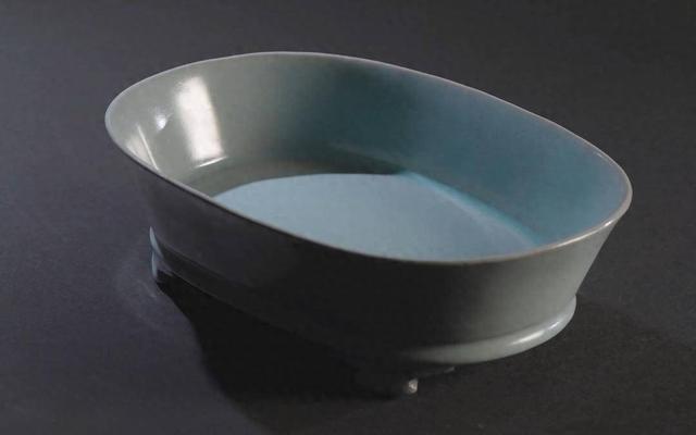 无纹水仙盆:错把国宝当狗盆