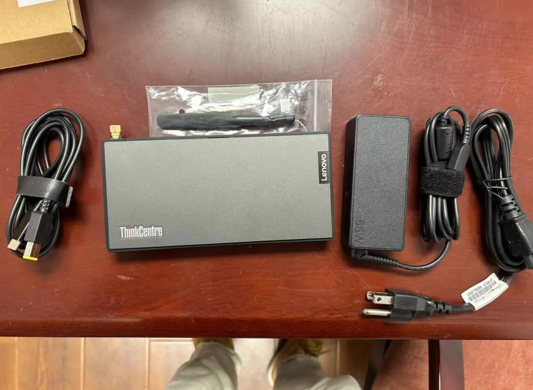 可隨身攜帶的mini小主機，八代酷睿性能還行，還有AMD版本