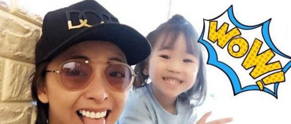 7年了,被迪士尼禁止进入的黄小蕾,为了女儿终究还是“妥协”了