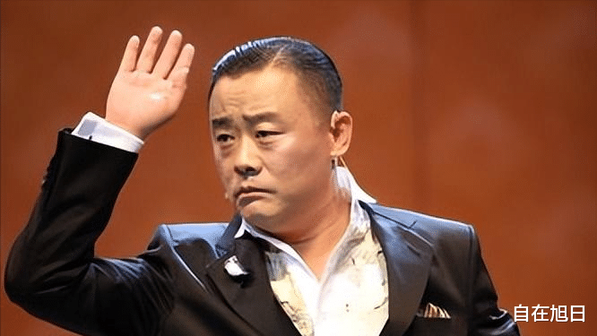 撒贝宁亲手扳倒的周立波,被封杀后跑到美国成为贵族!太气人!