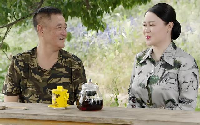 她是赵本山的“御用老婆”,从化妆师转行改做演员,41岁身价上亿