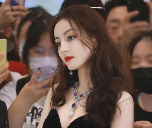 热巴黄景瑜秘婚生子?真相揭晓,评论区炸了!