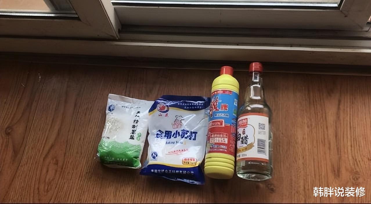 无论锅底多油多脏,只要把“它”撒在上面,瞬间变得干干净净