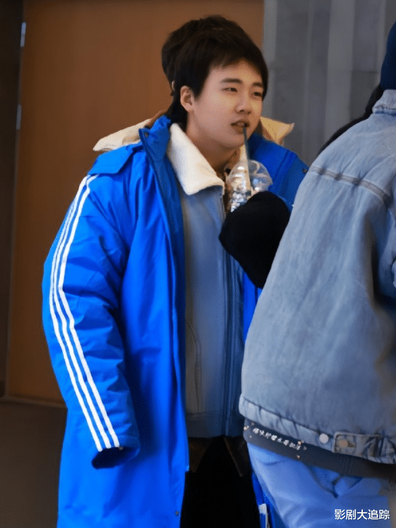 网曝郭麒麟综艺近照惹争议！过年吃胖发福到离谱，网友直呼认不出