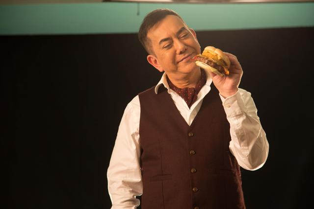 善恶终有报！“以英国血统沾沾自喜”的黄秋生，已经彻底活成笑话