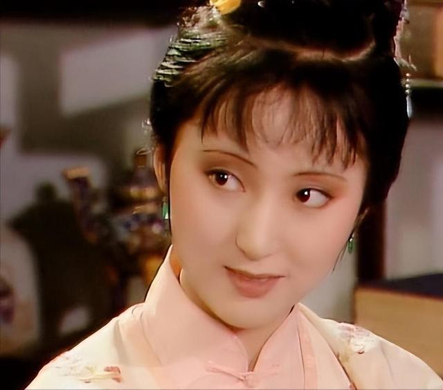 终于理解王扶林导演了，如果她来演林黛玉，就不会被嫌美貌不够了
