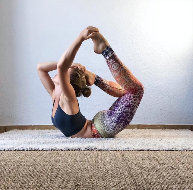 6个瑜伽体式，瘦腰还练臀，练起来吧