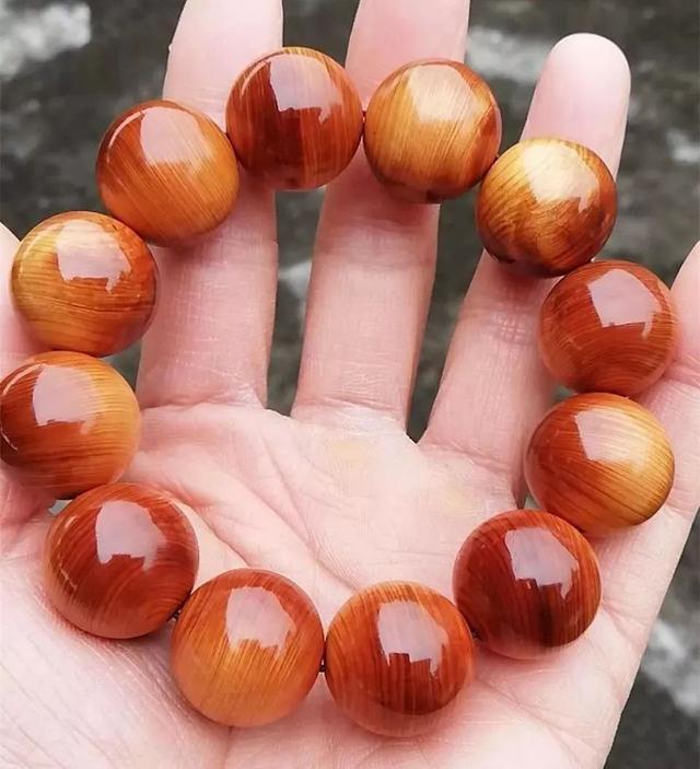 看你玩的串就知道是哪一门派!