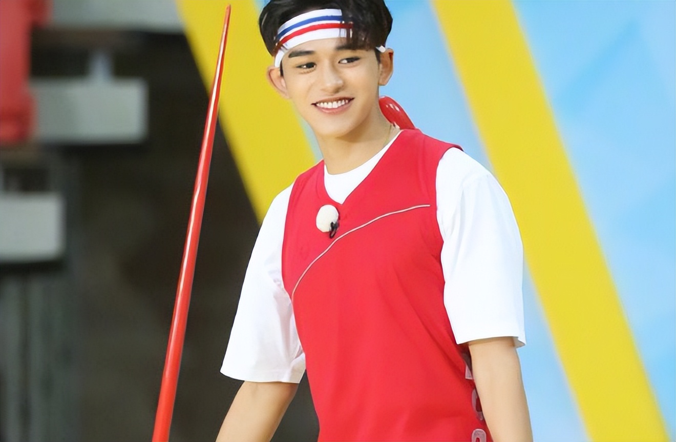 黄旭熙复出信号，出镜称过去自己太孤单，曾因私生活争议退圈三年