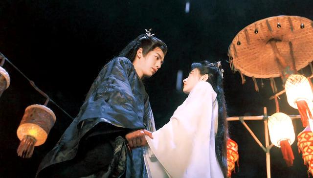 男主实力不足,女主36岁“扮嫩”演少女,演的什么?