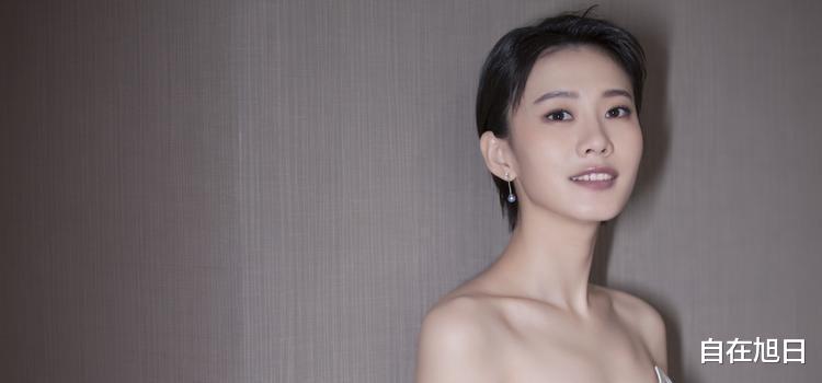 28岁因星光大道一夜爆红,31岁嫁给二婚云飞,如今泯然众人矣