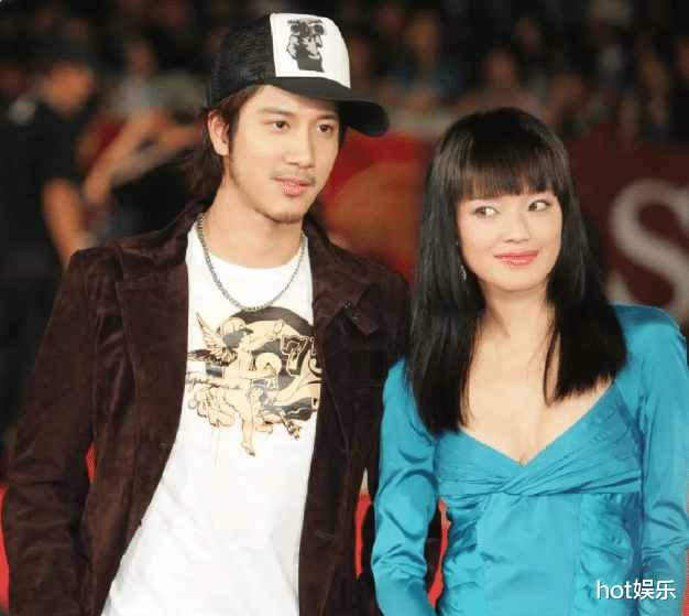 冯德伦晒旧照为48岁爱妻庆生,舒淇在评论区放狠话:算盘已备好