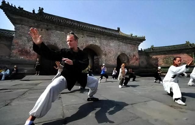 行、站、坐、卧亦太极【收藏】