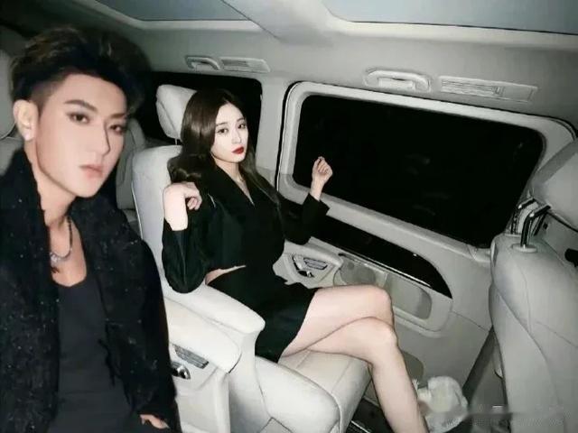 黄子韬官宣恋情,李晨官宣分手,这事闹的