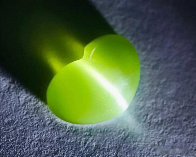 玉圈儿奢侈品!奇货可居的猫眼和田玉!