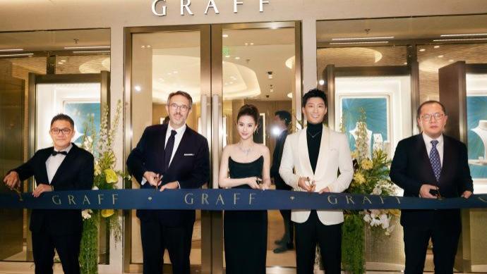 窦骁何超莲高调合体撒糖，破感情不和传闻，网友：男方面相咋变了