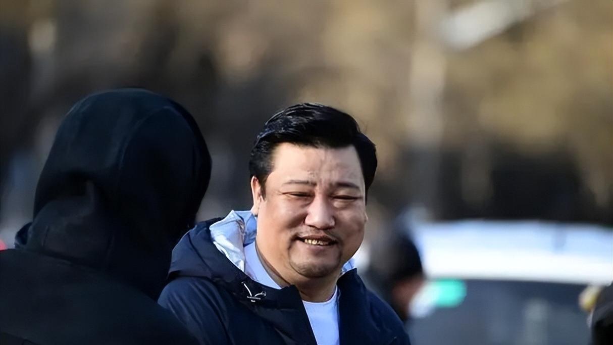 |当了八年文艺兵，在春晚舞台一鸣惊人，从喜剧到电影的转型也成功