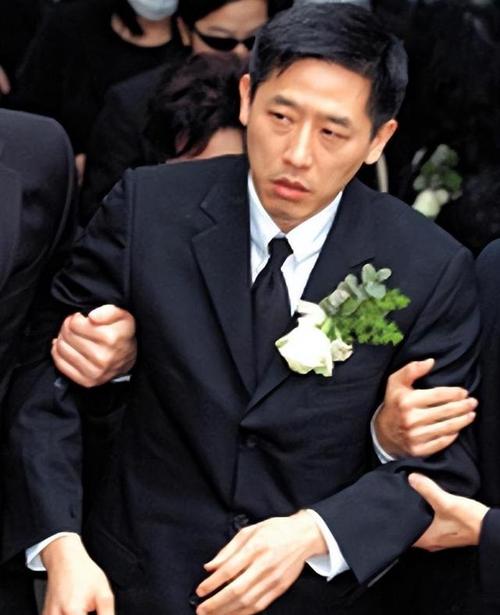 曝唐鹤德深情人设崩塌：真相与幻想的碰撞