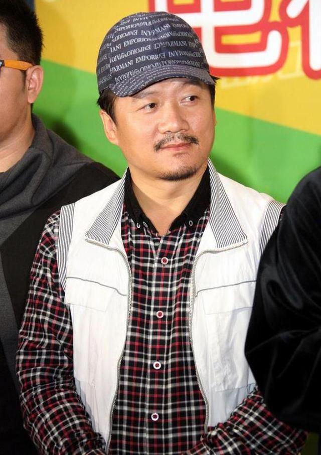 三婚“谢广坤”老来得子,数百位明星赴宴祝福,娇妻现身引人震惊