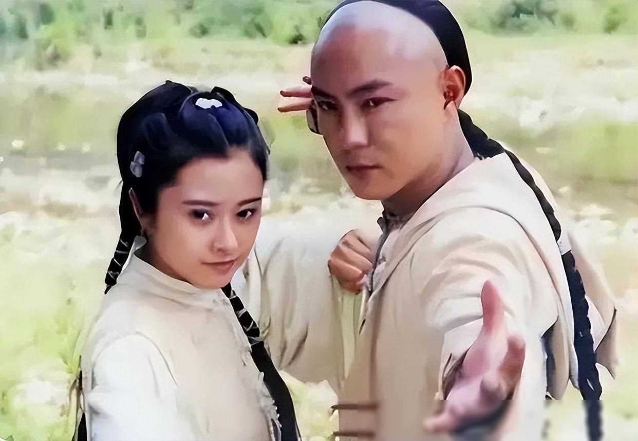 何美钿:可爱在性感面前并非一文不值,何况我的身材也不差