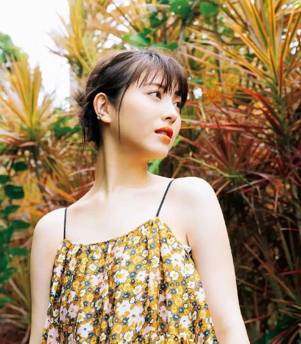 日系纯欲美少女滨边美波，打破“花瓶”魔咒，“国民闺女”不简单