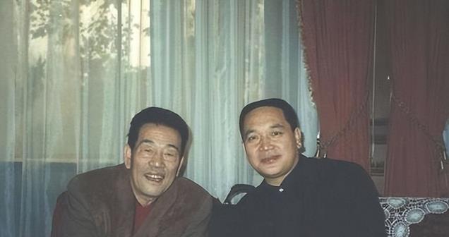 大口吃肉大碗喝酒、爱抽华子，93岁的杨少华，在享福路上一去不返