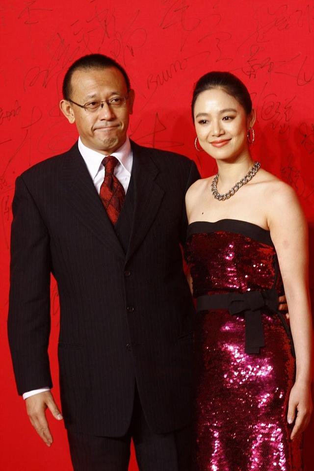 隐瞒了我们30年,原来她就是姜武的妻子,兄弟俩的审美差距真大!